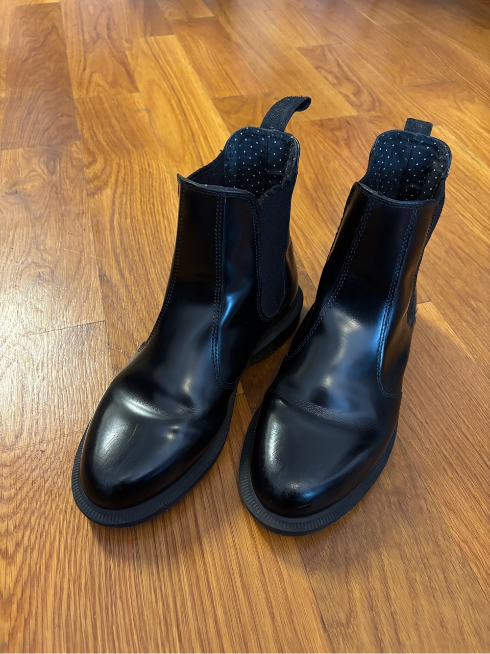 Dr. Martens Unisex Black Leather Chukka Boots